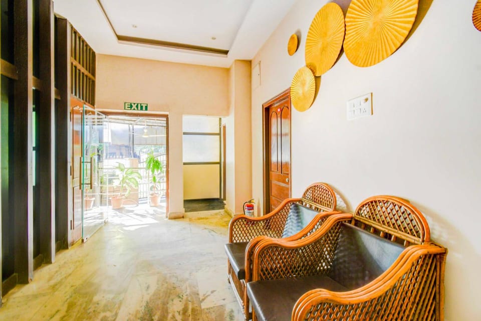 Townhouse Oak Begumpet Railway Station Hotel in Hyderabad