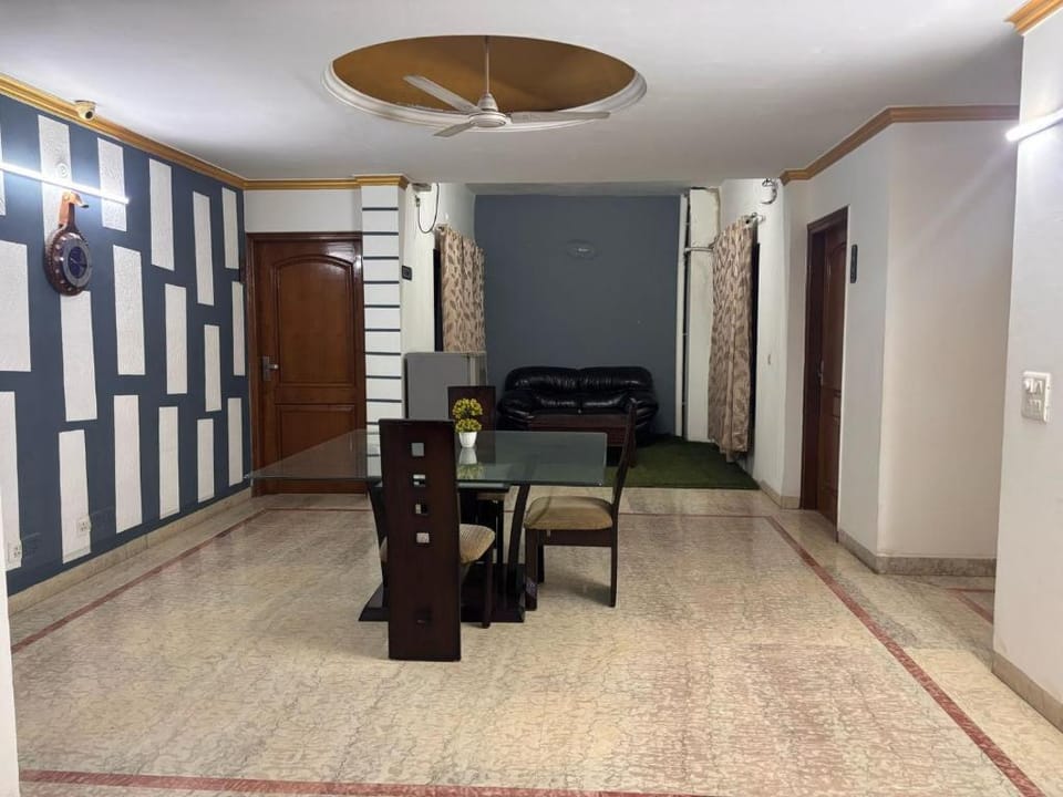 Hotel Stay 49 - Near Apollo Hospital Hotel in New Delhi
