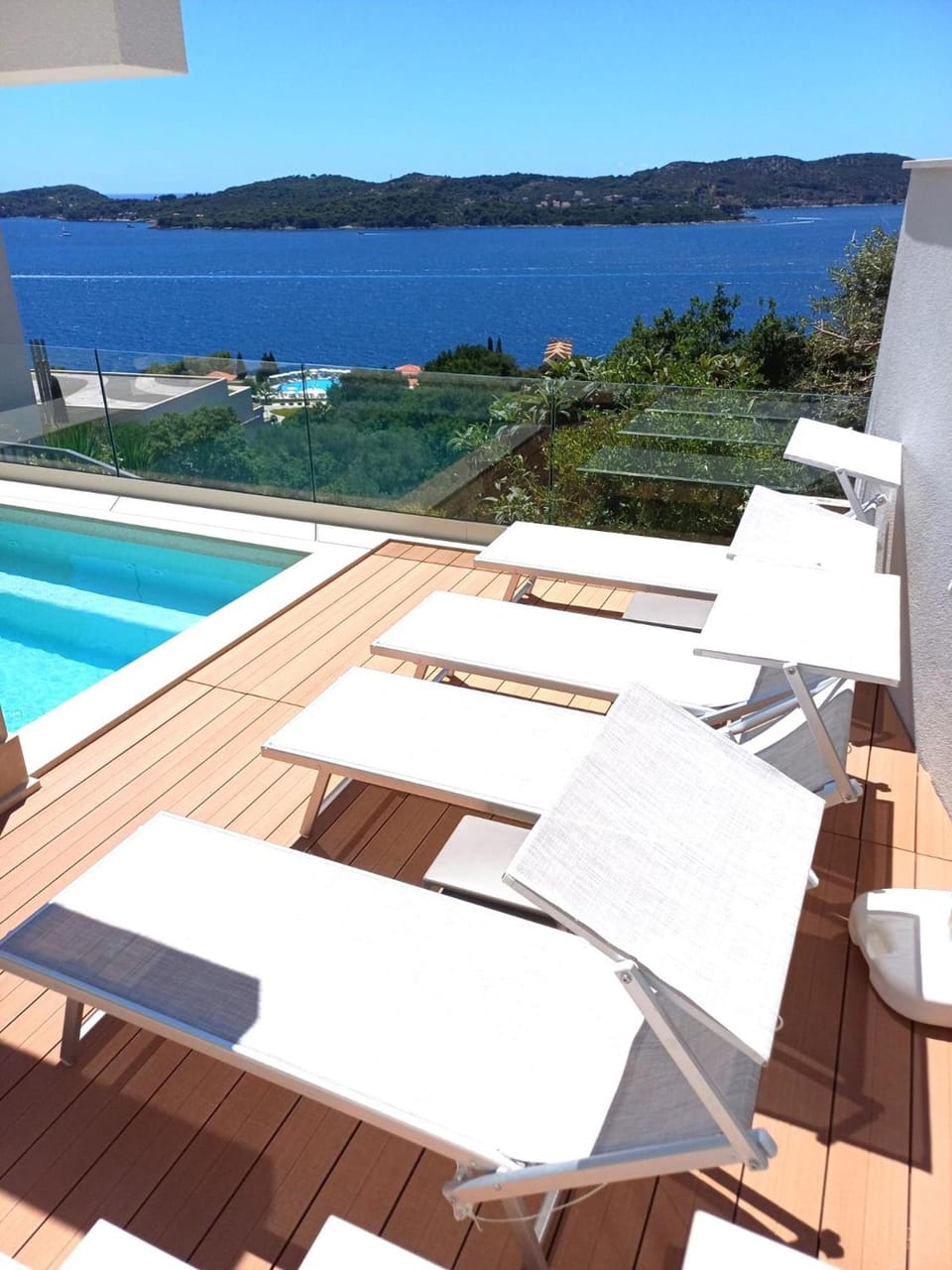 Apartmani D & J with Heated Pool & Stunning Sea View Hotel in Dubrovnik-Neretva County