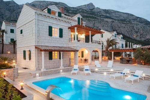 Ferienhauser in Makarska Hotel in Makarska
