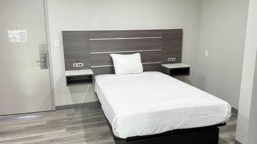 Broadway Inn and Suites Hotel in National City