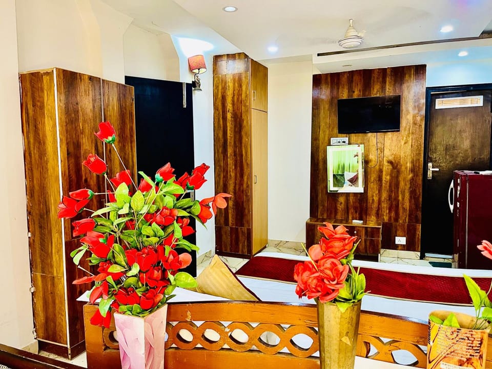 Hotel Hauz Khas Inn Hotel in New Delhi