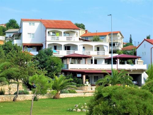 Sandra -Lopar Hotel in Lopar