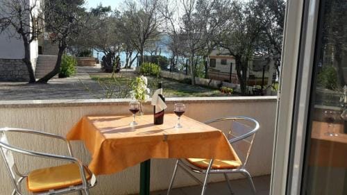 Apartments and rooms by the sea Seline, Paklenica - 6440 Hotel in Seline