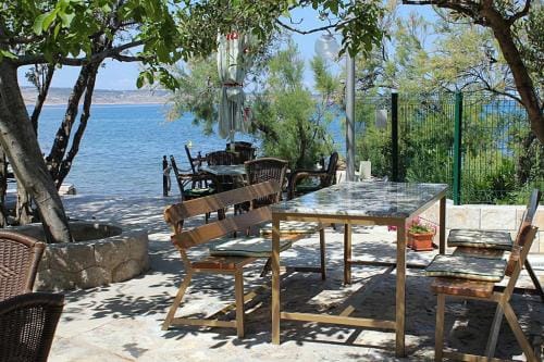Apartments and rooms by the sea Seline, Paklenica - 6440 Hotel in Seline