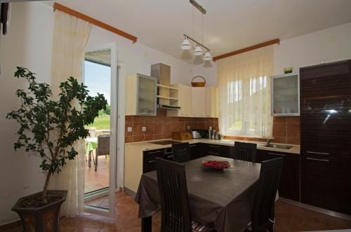 Rooms Leda Motel in Šibenik-Knin County, Croatia