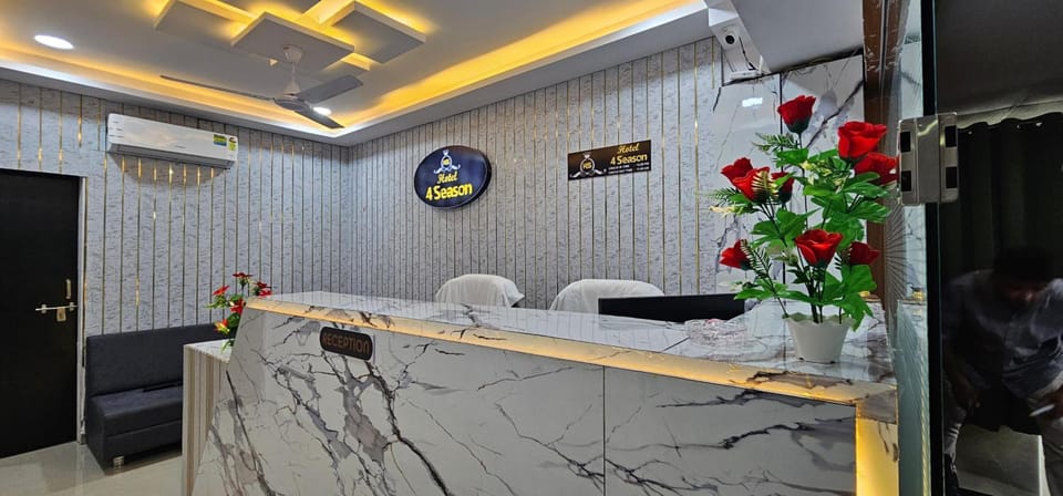 Hotel 4 Season Hotel in Vadodara