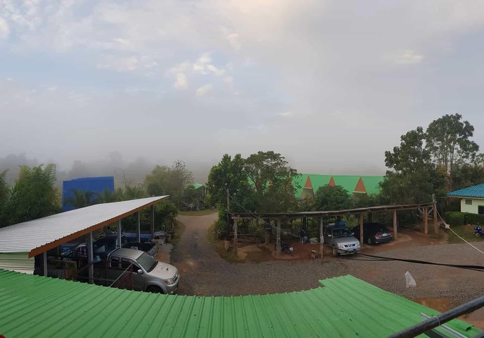 Singthong Guesthouse Chardthakarn Hotel in Laos
