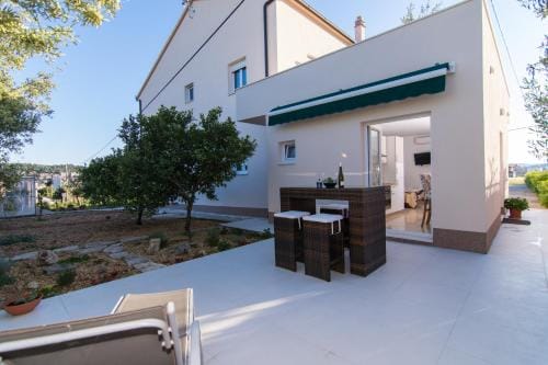 Apartment Sandra Hotel in Trogir