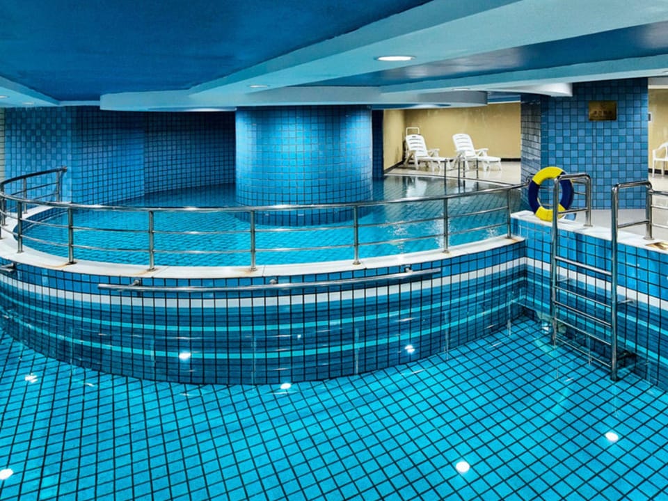 Golden Crown Hotel Tianjin Hotel in Tianjin