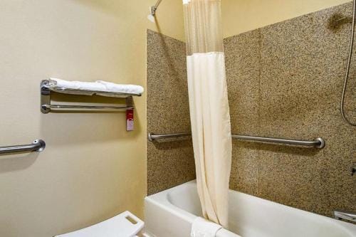Bryant Inn And Suites Hotel in Bryant