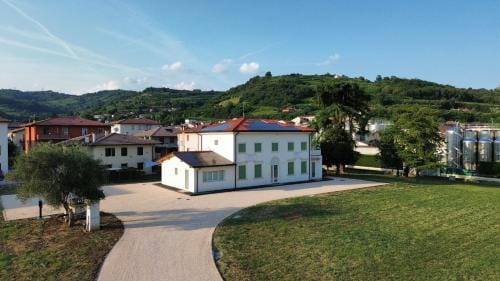Villa Le Meridiane - apt with kitchen and terrace Hotel in Veneto