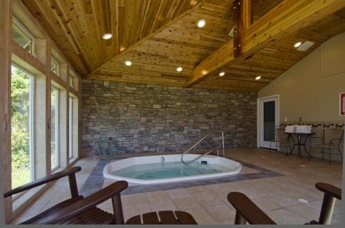 Pacific Reef Hotel & Light Show Resort in Gold Beach