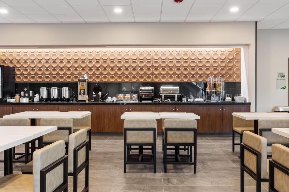 Wingate by Wyndham Geneva at SPIRE Academy Hotel in Lake Erie