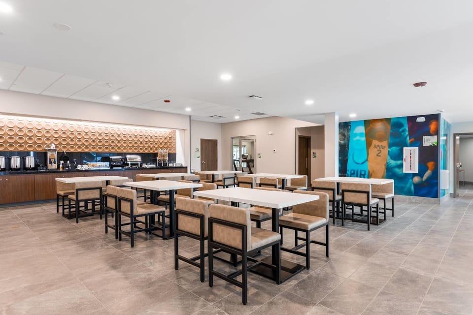 Wingate by Wyndham Geneva at SPIRE Academy Hotel in Lake Erie