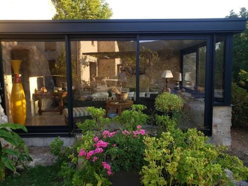 Charmante maisonnette en ARDECHE Hotel in Provence-Alpes-Côte d'Azur