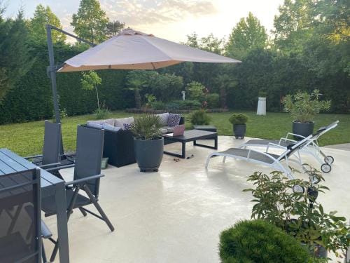 B&B en face du golf et de DISNEY Hotel in Magny-le-Hongre