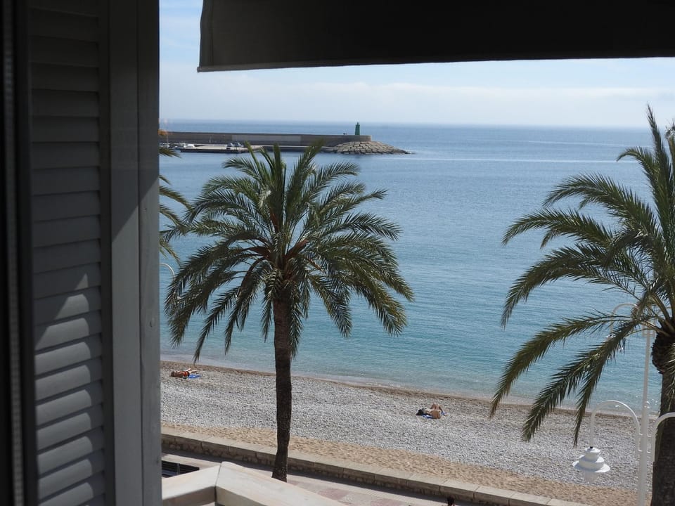 The Beach House Studios & Suites Hotel in Xàbia