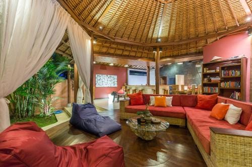 Villa Pilou Boutique Hotel Hotel in Kediri