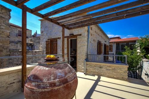 Kallistheni - Stylish Studio Apartments in Lefkara Hotel in Larnaca District