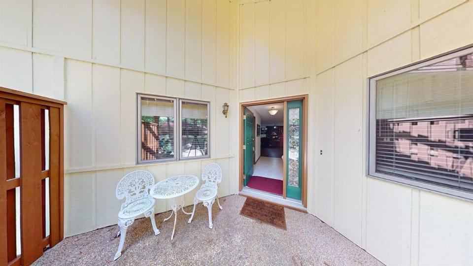 Lakeside Bliss Hotel in Garland County