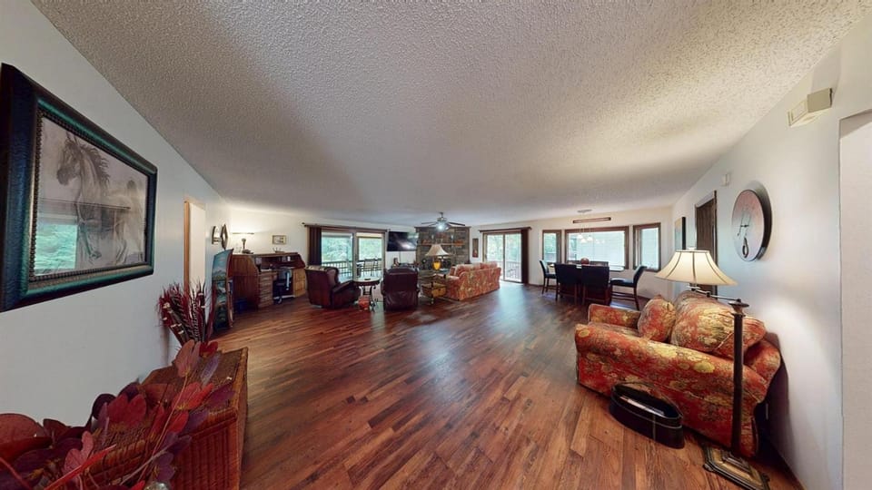 Lakeside Bliss Hotel in Garland County