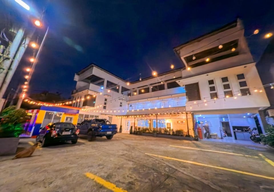 Leribi Suites & restaurant Inn in Tagaytay