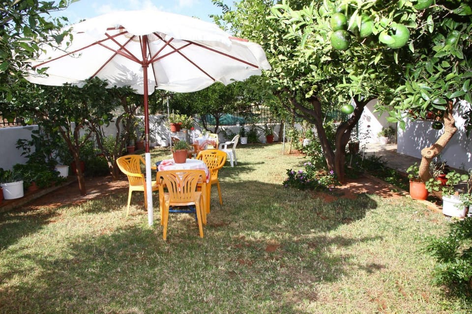 SEVEN FLOWERS APARTMENTS Hotel in Malia, Crete