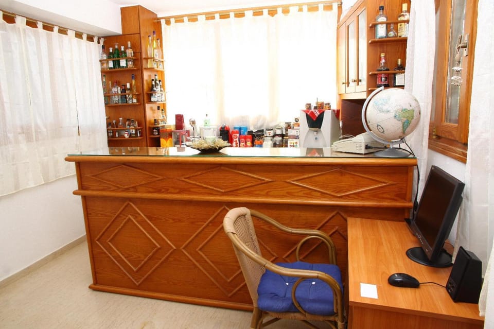 SEVEN FLOWERS APARTMENTS Hotel in Malia, Crete