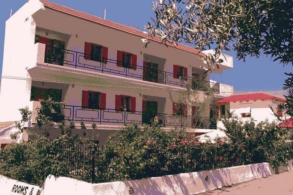 SEVEN FLOWERS APARTMENTS Hotel in Malia, Crete