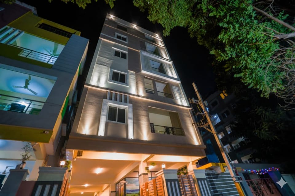 Hotel Urban Eminence Banjara Hills, Near Shri Jagannatha Swami Temple Hotel in Hyderabad