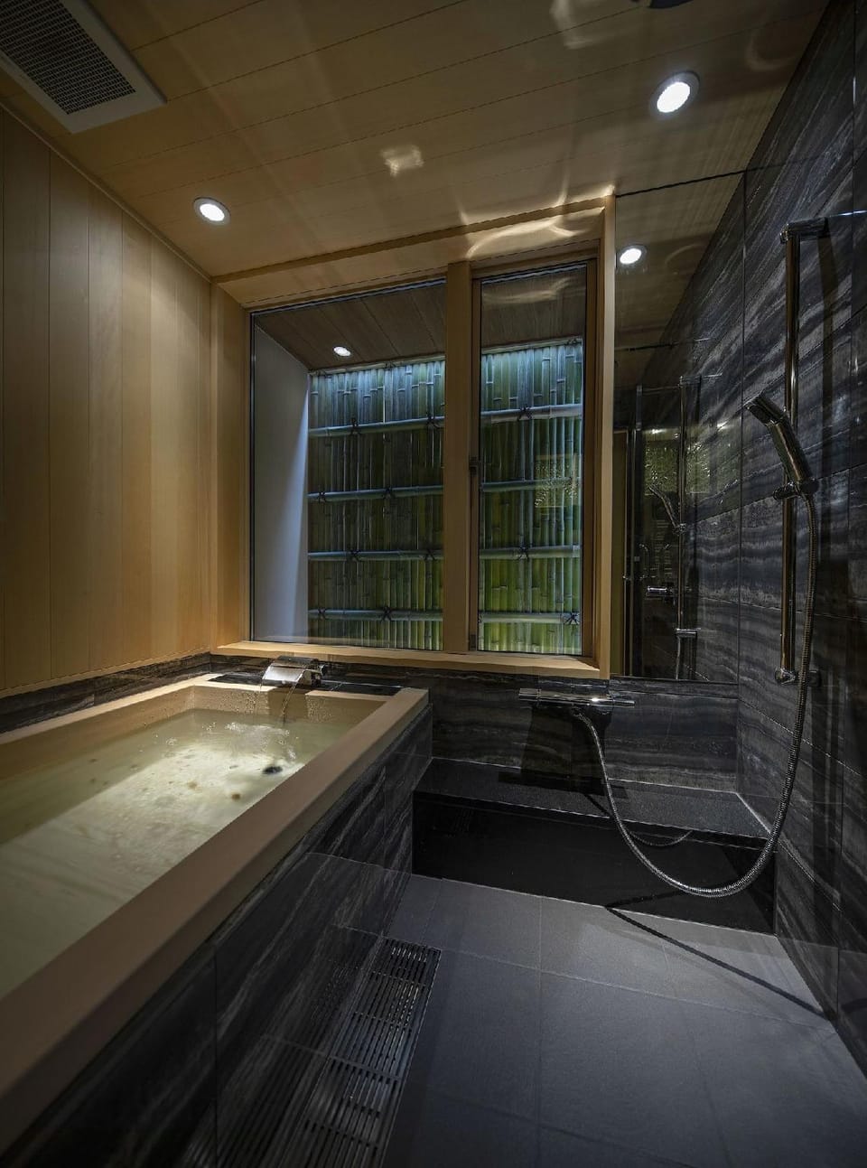 CAMPTON KIYOMIZU Hotel in Kyoto
