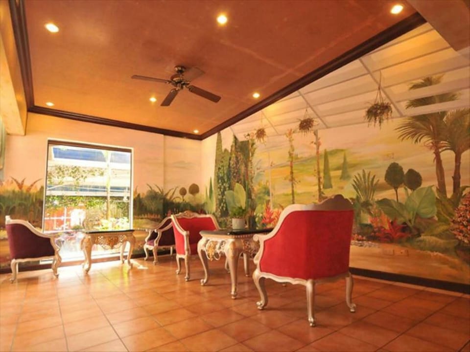 Queen Margarette Hotel - Main Hotel in Calabarzon