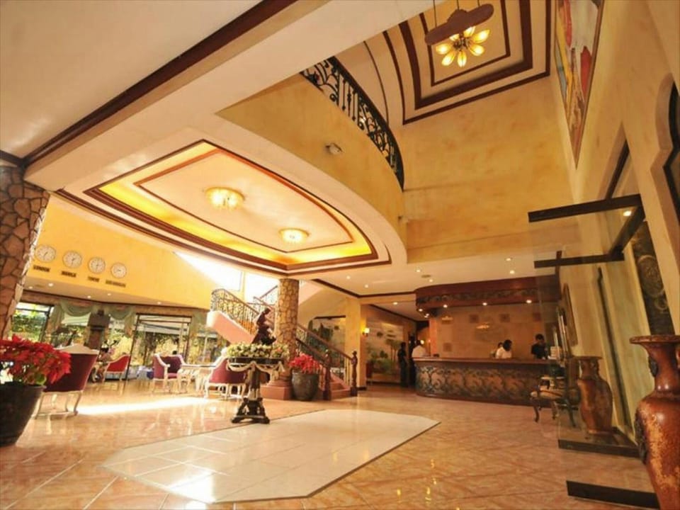 Queen Margarette Hotel - Main Hotel in Calabarzon