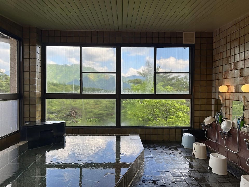 Kokumin Shukusha Enasansou Hotel in Japan