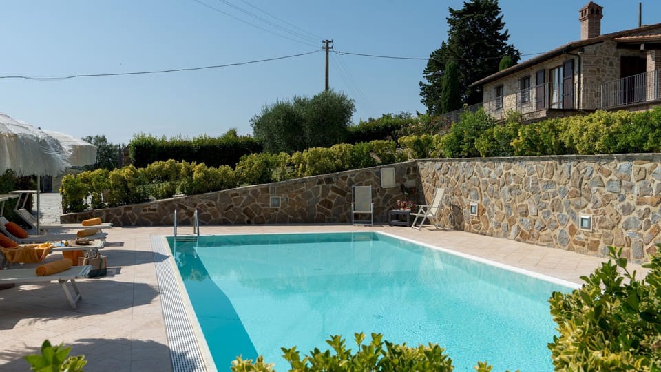 VILLA PERUCCIO GIOIELLO IN VOLTERRA Resort in Tuscany