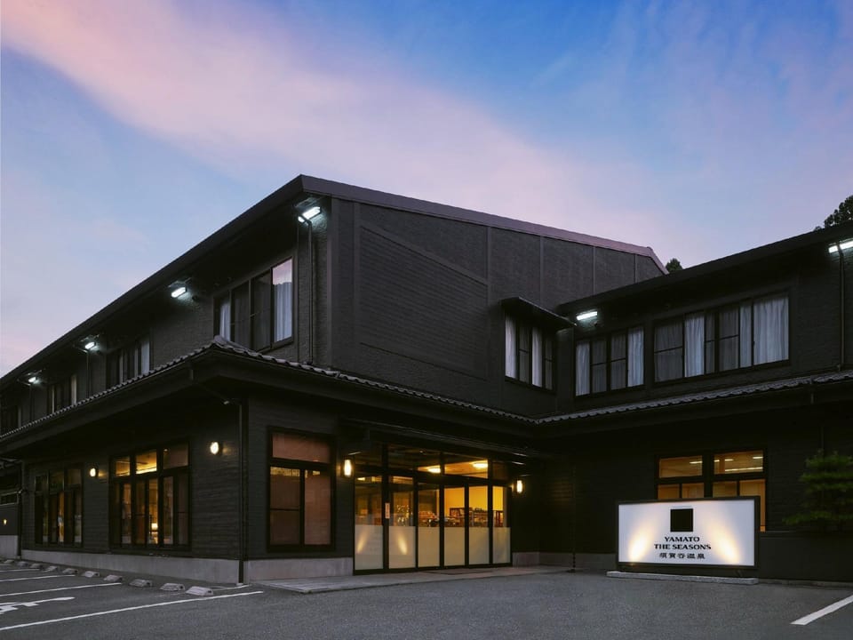 YAMATO THE SEASONS　Sugatanionnsenn Hotel in Shiga, Japan