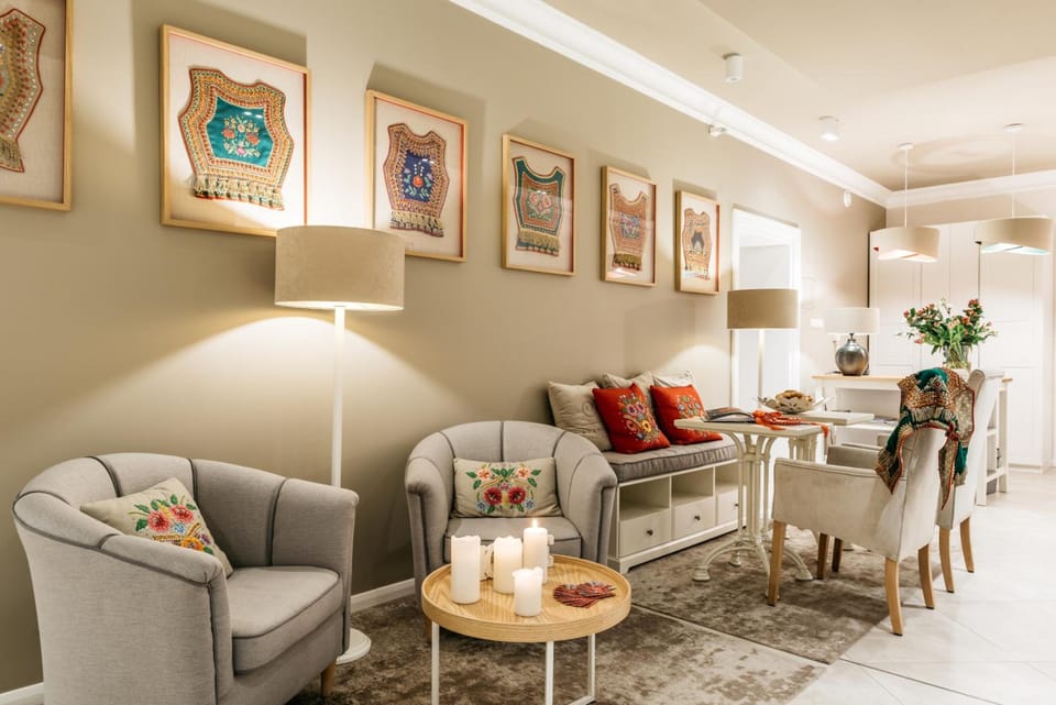 Shared lounge/TV area