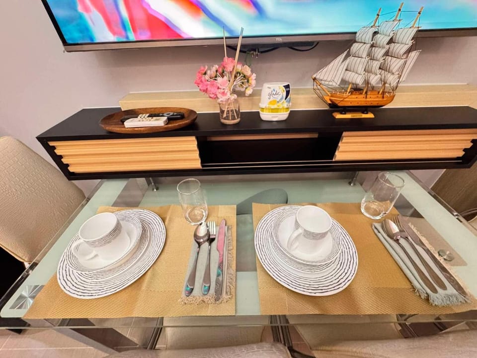 Shore Staycation Apartment hotel in Pasay