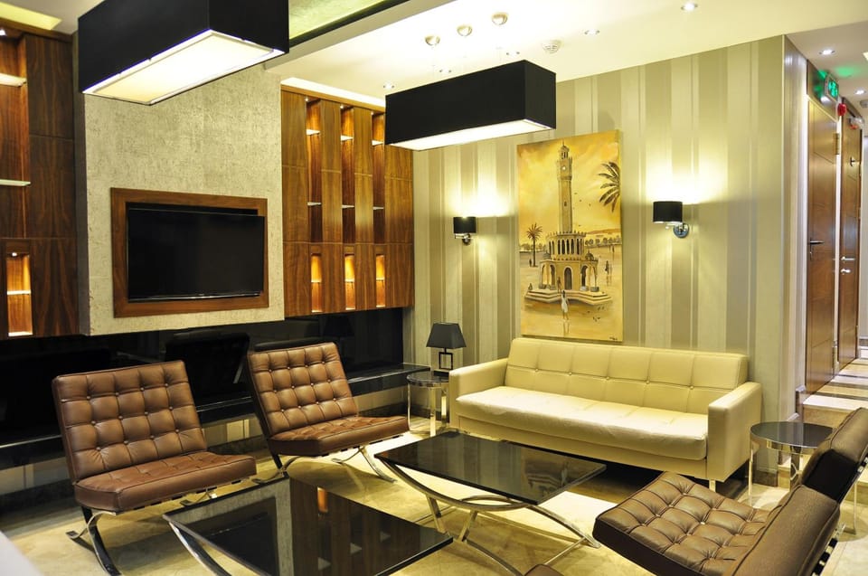 Avin Hotel Hotel in Izmir