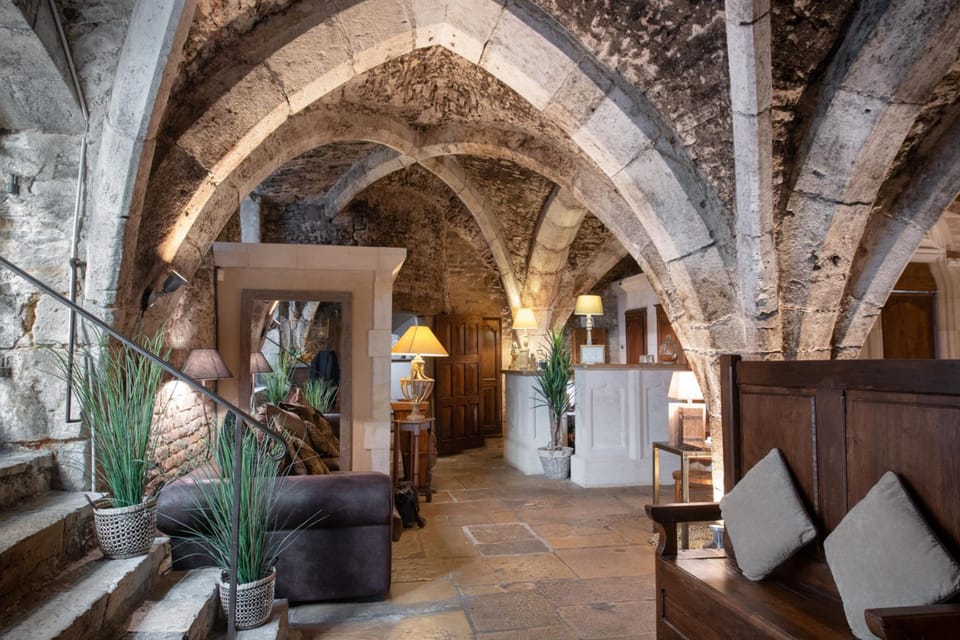 Abbaye de Maizieres Hotel in Beaune