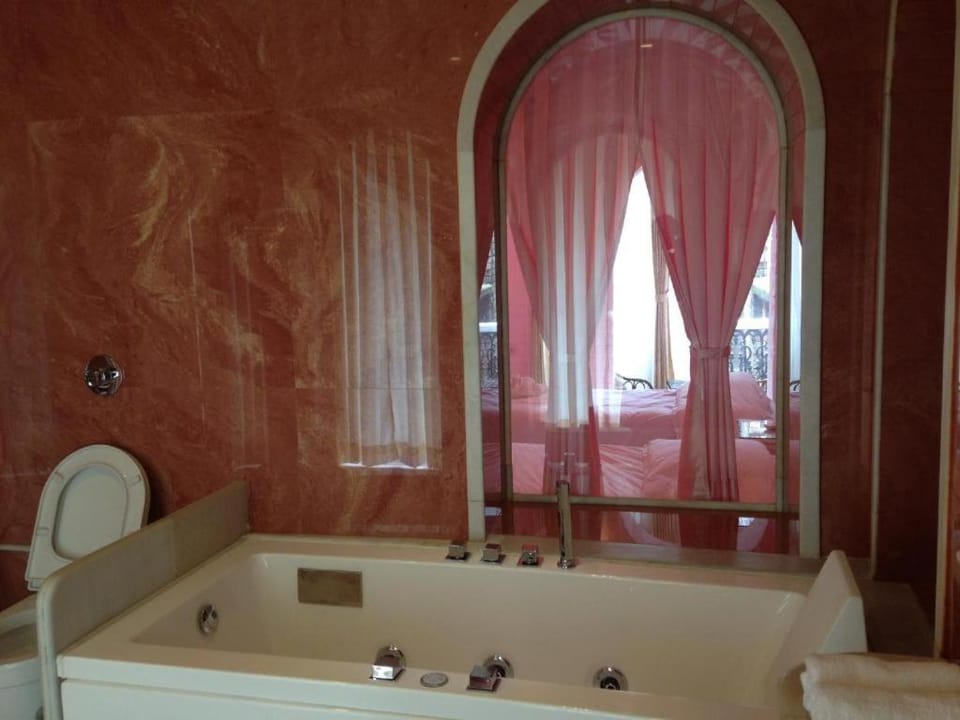 Rose Heritage Home Hotel in Varanasi