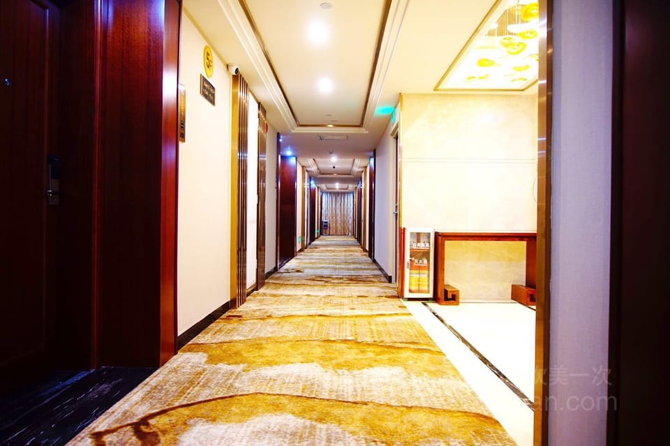 Guangzhou Liangyou Qicheng Hotel (Gangding Subway Station Jinan University Branch) Hotel in Guangzhou