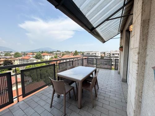 SkyLoft Bergamo - Attico Chic con Panorama Unico Hotel in Bergamo