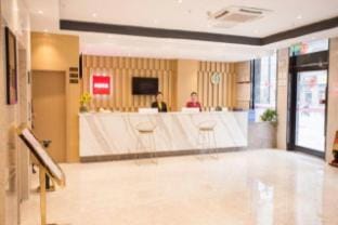 Sunflower Hotel (Xuzhou High-Speed Rail Station Greenland Window Branch) Hotel in Jiangsu