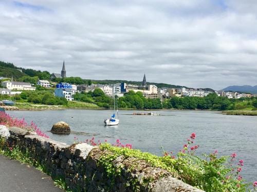 Treasure Box Retreat Hotel in Clifden