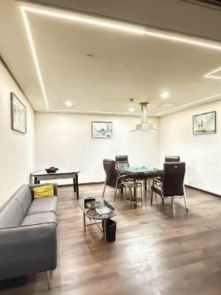 Zsmart Smart Hotel (Hangzhou Qingchun Square Shaoyifu Hospital Branch) Hotel in Hangzhou