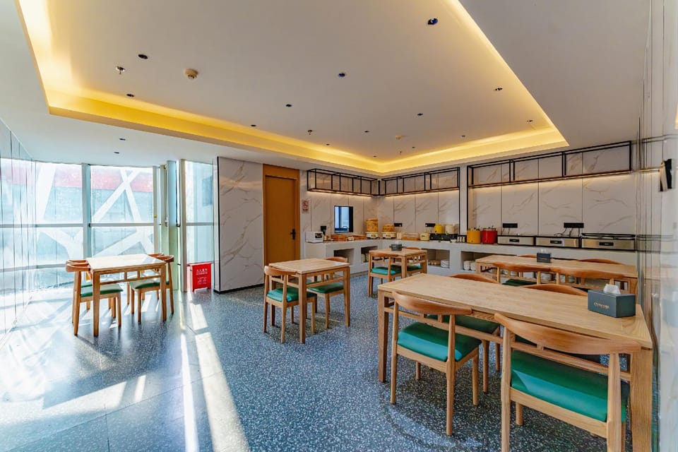 Qingmu Li Hotel (Nanjing Jiangning Hospital Hushan Road Branch) Hotel in Nanjing