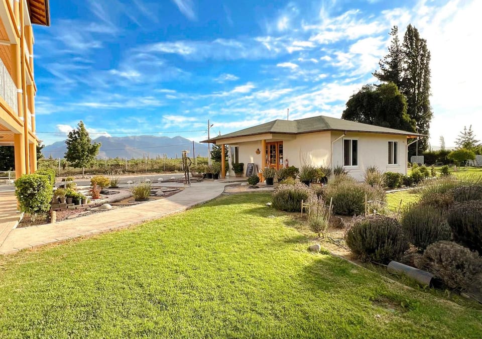EcoHotel El Almendro Hotel in Santiago Metropolitan Region