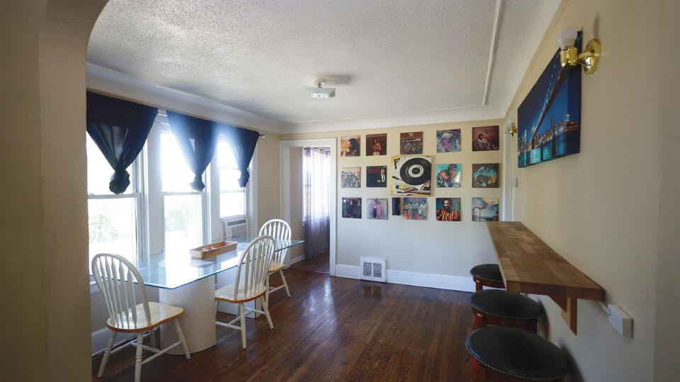 Evanston BnB Hotel in Detroit